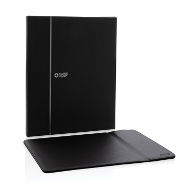 Logotrade Firmengeschenke das Foto: Swiss Peak RCS recyceltes 10W Wireless-Charging PU Mauspad