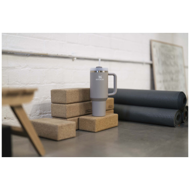 Logotrade Werbegeschenke das Foto: Stanley 1200 ml Quencher H2.0 Thermobecher