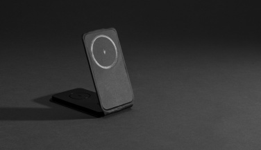 Logo trade promotional gifts picture of: Swiss Peak RCS rPU 15W  3-in-1 magnetic wireless charger