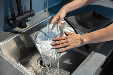 Logotrade promotional item image of: Snackstrap AWARE™ RPET foldable lunchbag 30x20CM