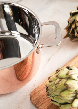 Logo trade firmakingitused foto: VINGA Baron vasest kastrul