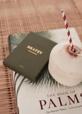 Logotrade reklaamkingitused pilt: VINGA Bratzy kohvilauamäng