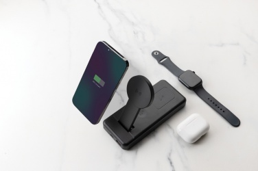 Logotrade ärikingi foto: Fenwick RCS taaskasutatud plastist 10000mah 3 ühes kiire akupank