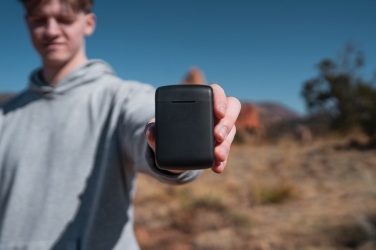 Logo trade reklaamkingituse pilt: Skywave RCS taaskasutatud plastist päikesepatareid