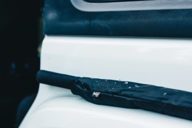 Logo trade ärikingi pilt: Swiss Peak Aware™ ülikerge manuaalne 25-tolline alumiinium vihmavari