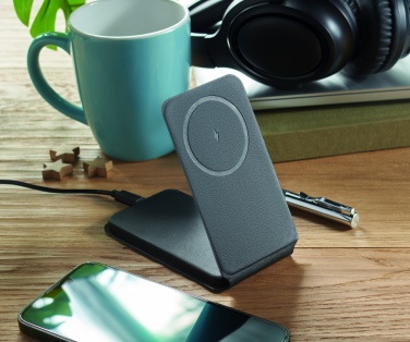 Logo trade reklaamkingid foto: Kokkupandav magnetlaadija 15W