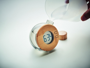 Logotrade reklaamtoote foto: Vee jõul töötav bambusest LCD kell