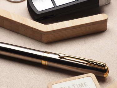 Logotrade meened pilt: Puidust lauakorraldaja 1817292