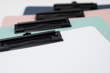 Logotrade meene foto: Kirjutusalus klambriga