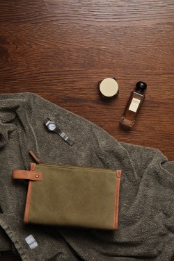 Logotrade liikelahja mainoslahja kuva: VINGA Bosler toilettilaukku kierrätetystä GRS canvaksesta