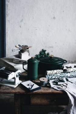 Logo trade liikelahjat mainoslahjat kuva: VINGA The Yacht kahvipöytäpeli