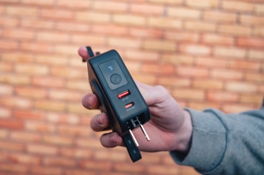 Logo trade mainostuote kuva: Urban Vitamin Saratoga 5-in-1 universaali laturi