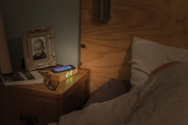 Logo trade mainoslahjat ja liikelahjat kuva: Herätyskello ja 5W langaton laturi bambusta