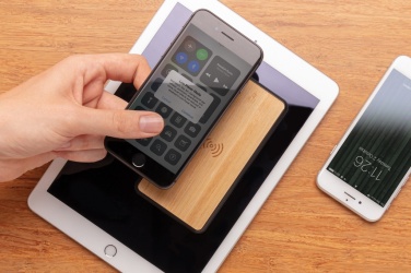 Logo trade liikelahjat mainoslahjat kuva: RCS 8000mAh langaton varavirtalähde Rmuovista