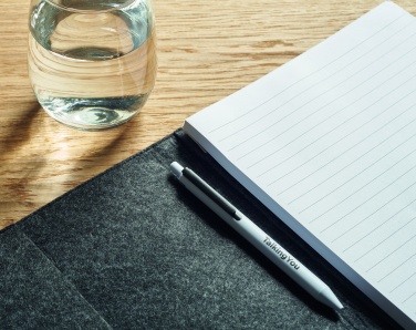 Logo trade mainoslahja ja liikelahja tuotekuva: A4-konferenssikansio RPET:stä