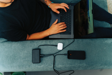 Logotrade mainostuote tuotekuva: Urban Vitamin Eureka RCS 65 W hybridilaturi ja virtapankki