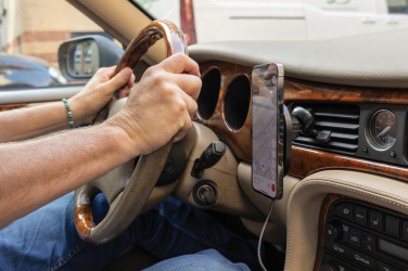 Logotrade mainostuote tuotekuva: PowerCruze RCS, 15 W magneettinen auton latausteline