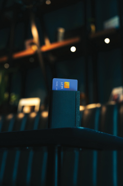 Logotrade Ideja dāvanas foto: Seekcard RCS rpoliestera karšu maciņš ar atrašanās vietu visā pasaulē