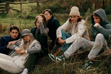 Логотрейд pекламные cувениры картинка: Женский утепленный жилет Iqoniq Meru из переработанного полиэстера