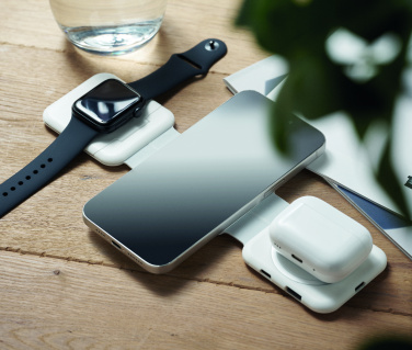 Лого трейд бизнес-подарки фото: Foldable charging station