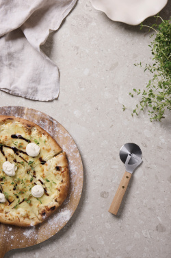 Logotrade kampanjprodukter bild: VINGA Paso pizzaskärare